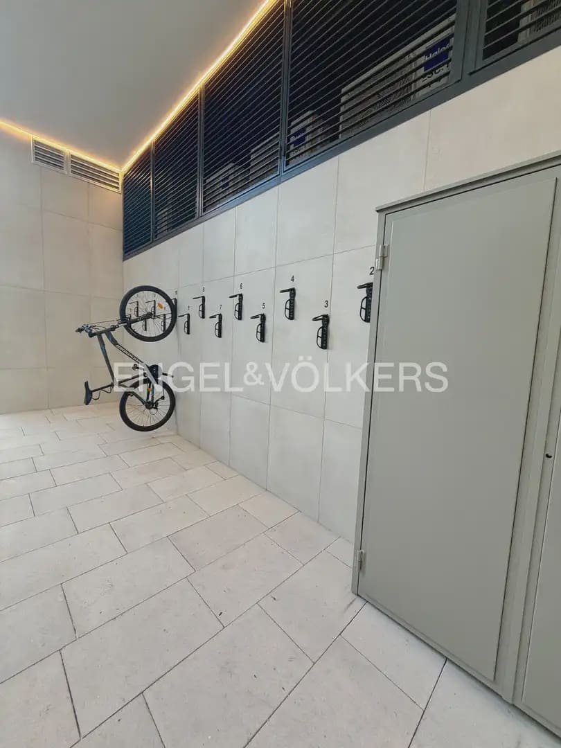 Piso de 3 habitaciones en València ciudad en alquiler con garaje - 1.800 € (Ref: 9928447)
