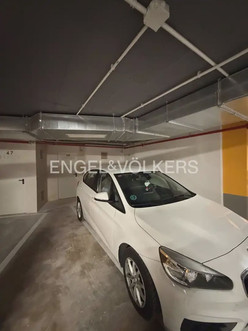 Piso de 3 habitaciones en València ciudad en alquiler con garaje - 1.800 € (Ref: 9928447)