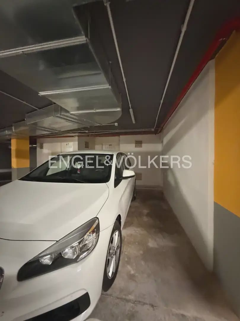 Piso de 3 habitaciones en València ciudad en alquiler con garaje - 1.800 € (Ref: 9928447)