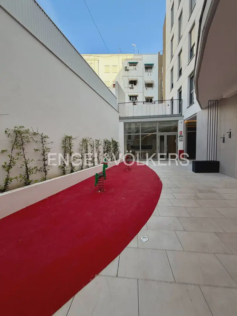 Piso de 3 habitaciones en València ciudad en alquiler con garaje - 1.800 € (Ref: 9928447)