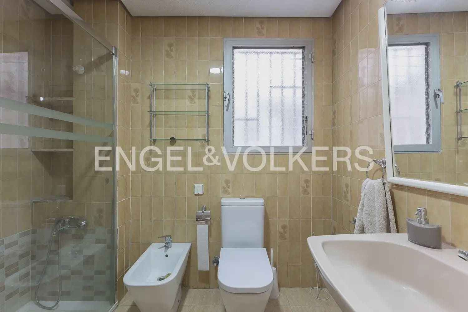 5 bedroom Flat for sale in Valencia city with garage - € 790,000 (Ref: 9928448)