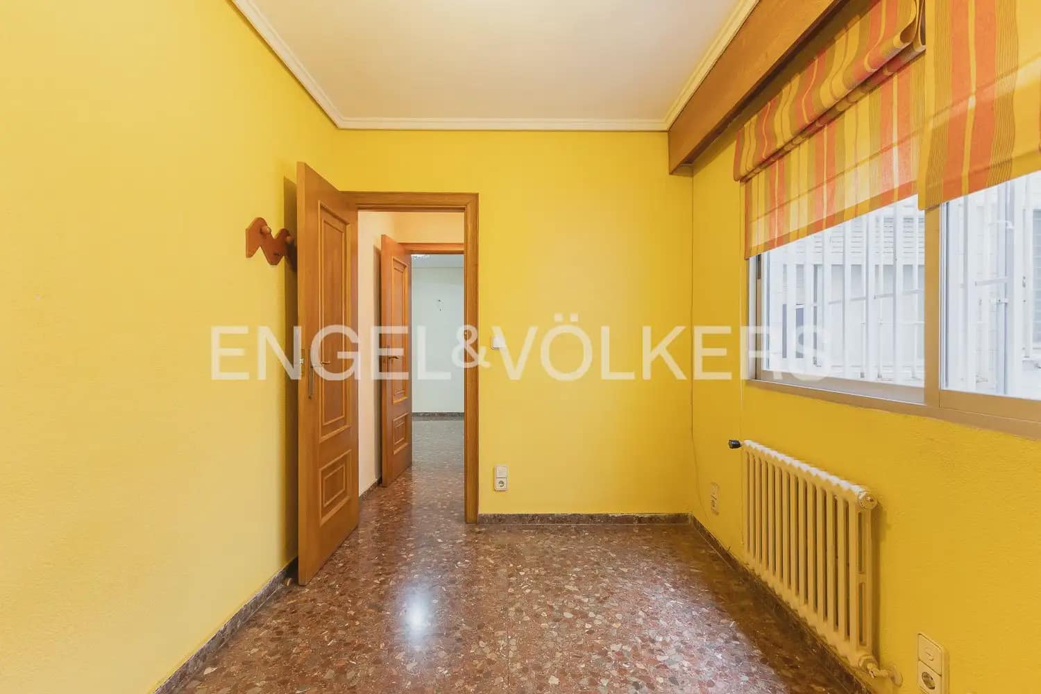 5 bedroom Flat for sale in Valencia city with garage - € 790,000 (Ref: 9928448)