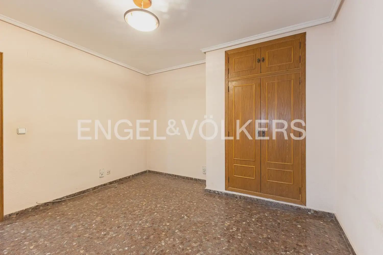 5 bedroom Flat for sale in Valencia city with garage - € 790,000 (Ref: 9928448)