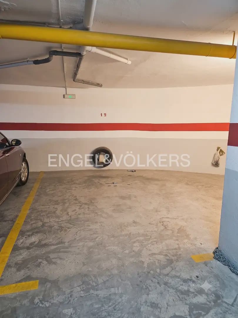 5 bedroom Flat for sale in Valencia city with garage - € 790,000 (Ref: 9928448)