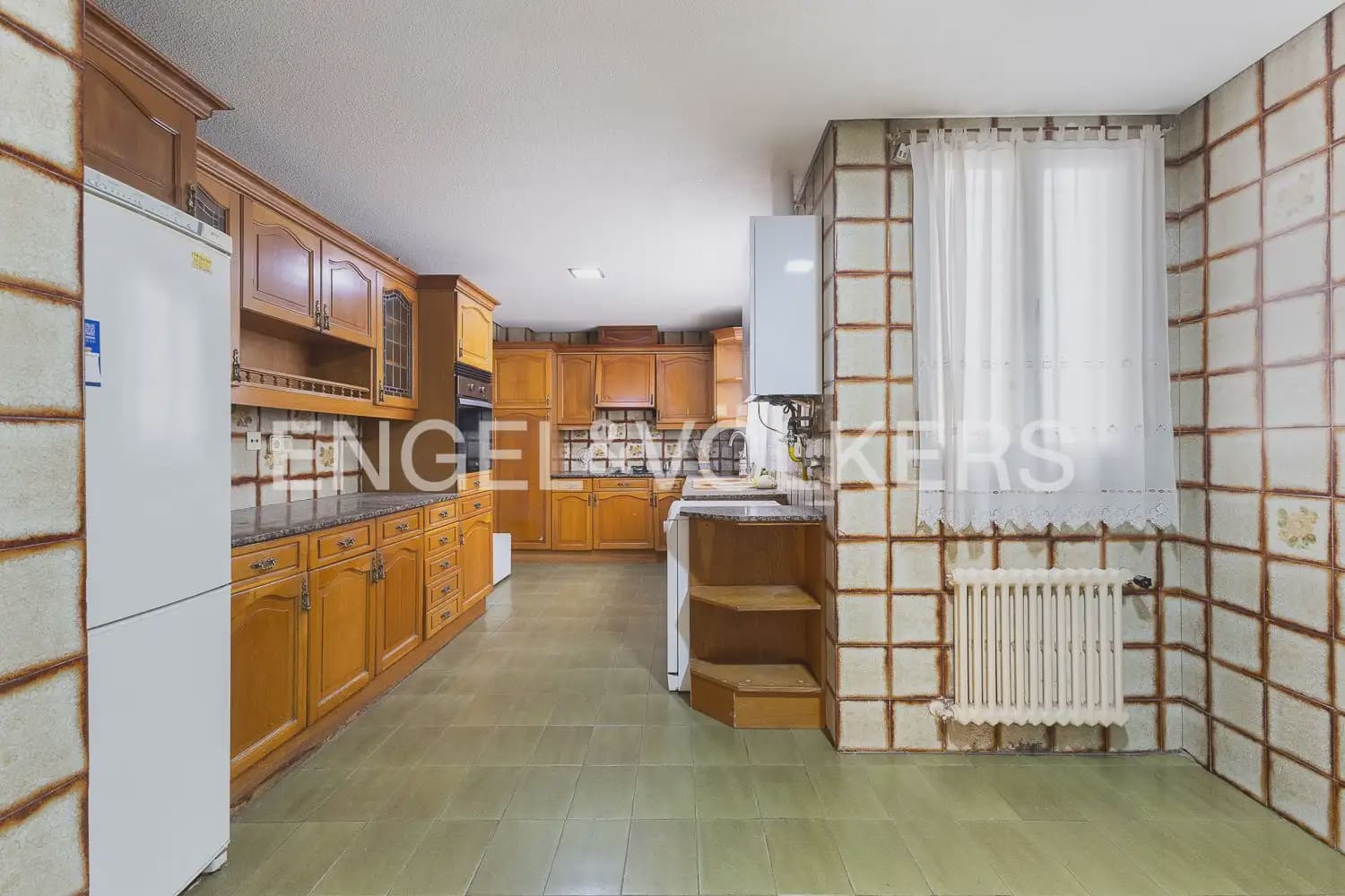 5 bedroom Flat for sale in Valencia city with garage - € 790,000 (Ref: 9928448)