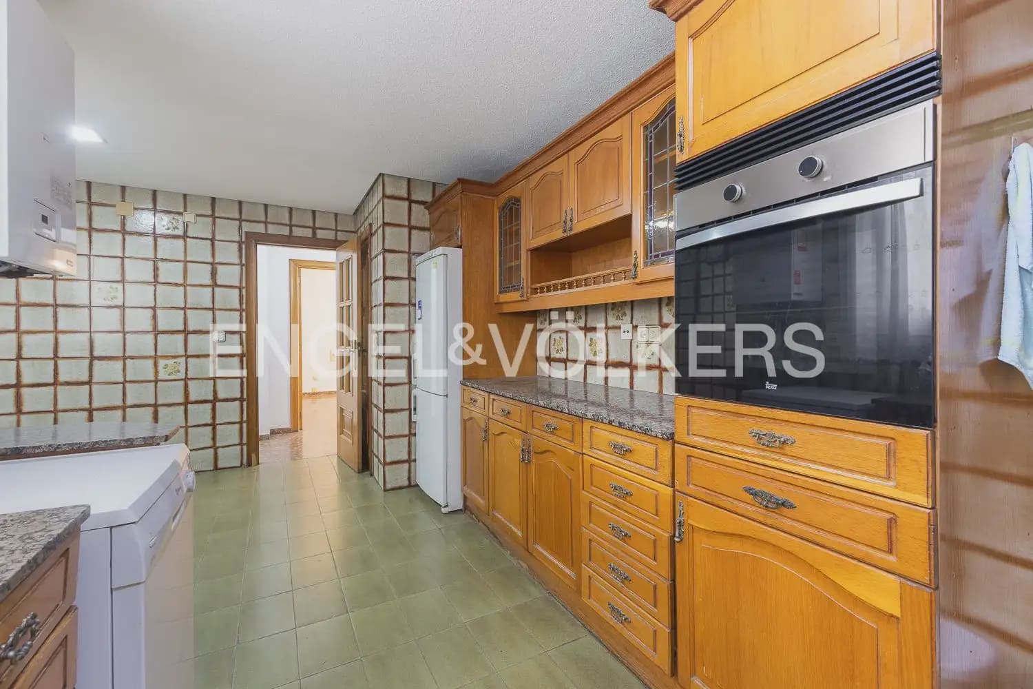 5 bedroom Flat for sale in Valencia city with garage - € 790,000 (Ref: 9928448)