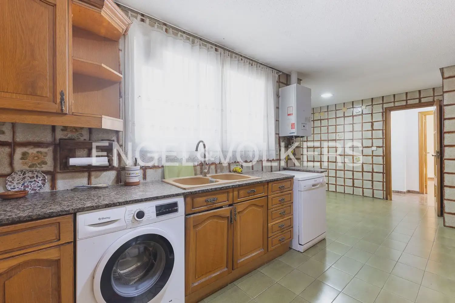 5 bedroom Flat for sale in Valencia city with garage - € 790,000 (Ref: 9928448)