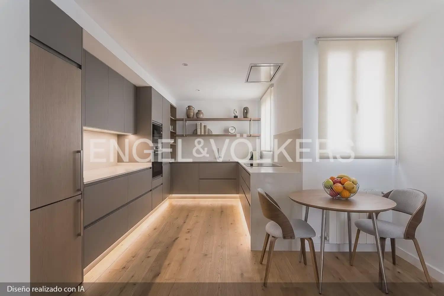 5 bedroom Flat for sale in Valencia city with garage - € 790,000 (Ref: 9928448)