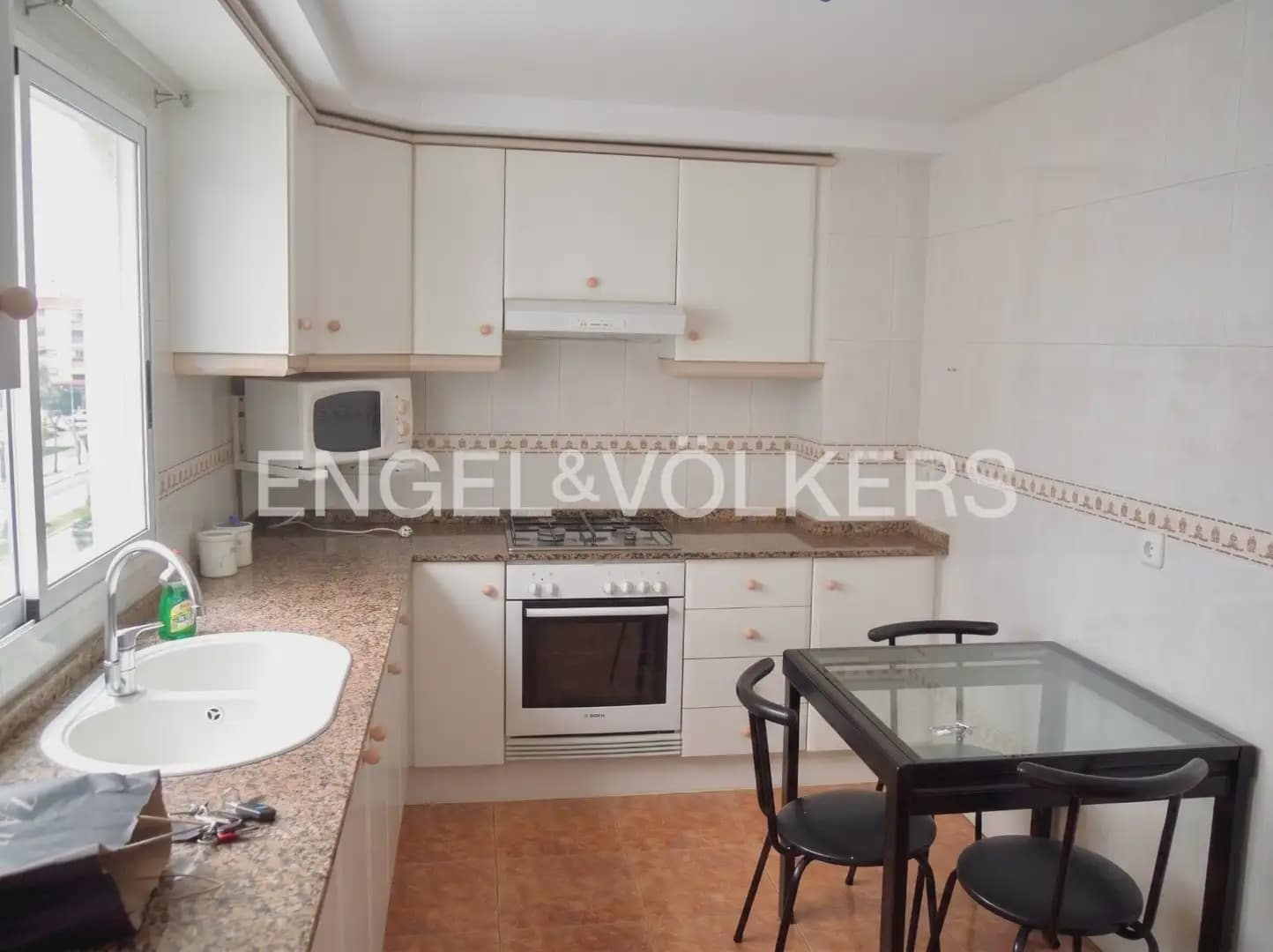 Piso de 3 habitaciones en Sagunto / Sagunt en alquiler con garaje - 1.300 € (Ref: 9928449)