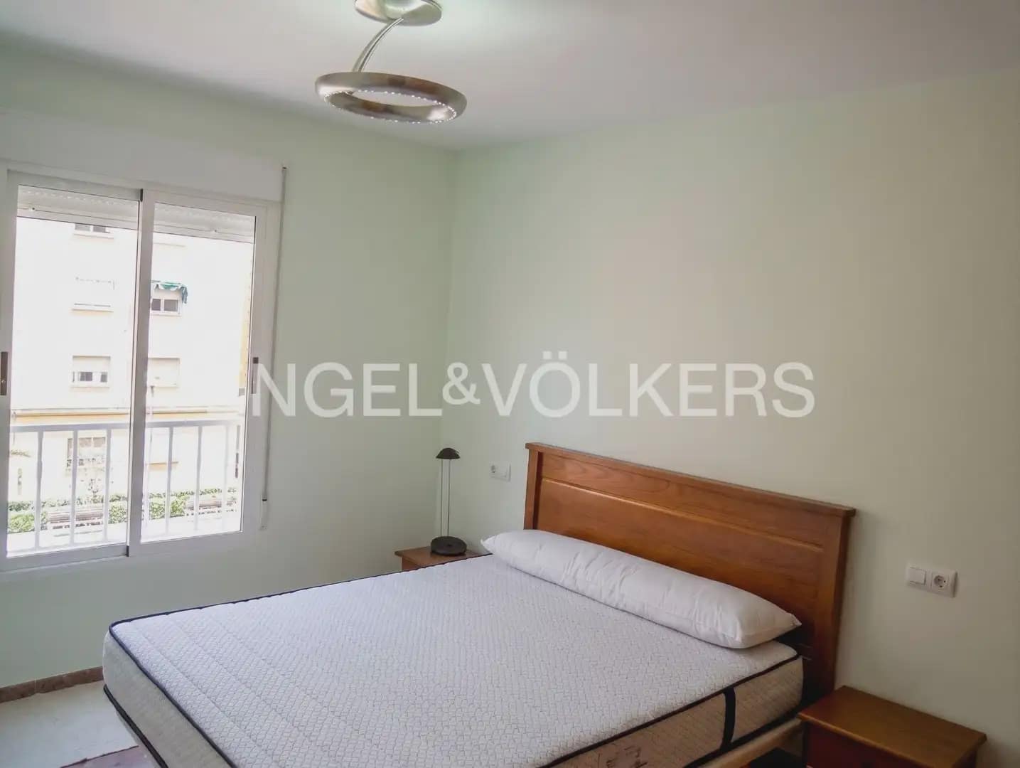 Piso de 3 habitaciones en Sagunto / Sagunt en alquiler con garaje - 1.300 € (Ref: 9928449)