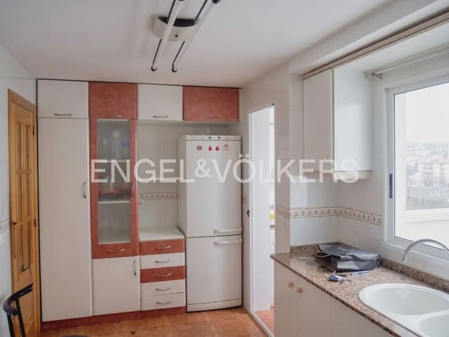 Piso de 3 habitaciones en Sagunto / Sagunt en alquiler con garaje - 1.300 € (Ref: 9928449)