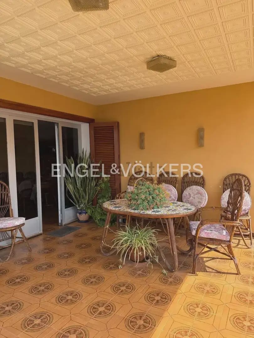 5 bedroom Villa for sale in Burriana / Borriana with garage - € 410,000 (Ref: 9928450)