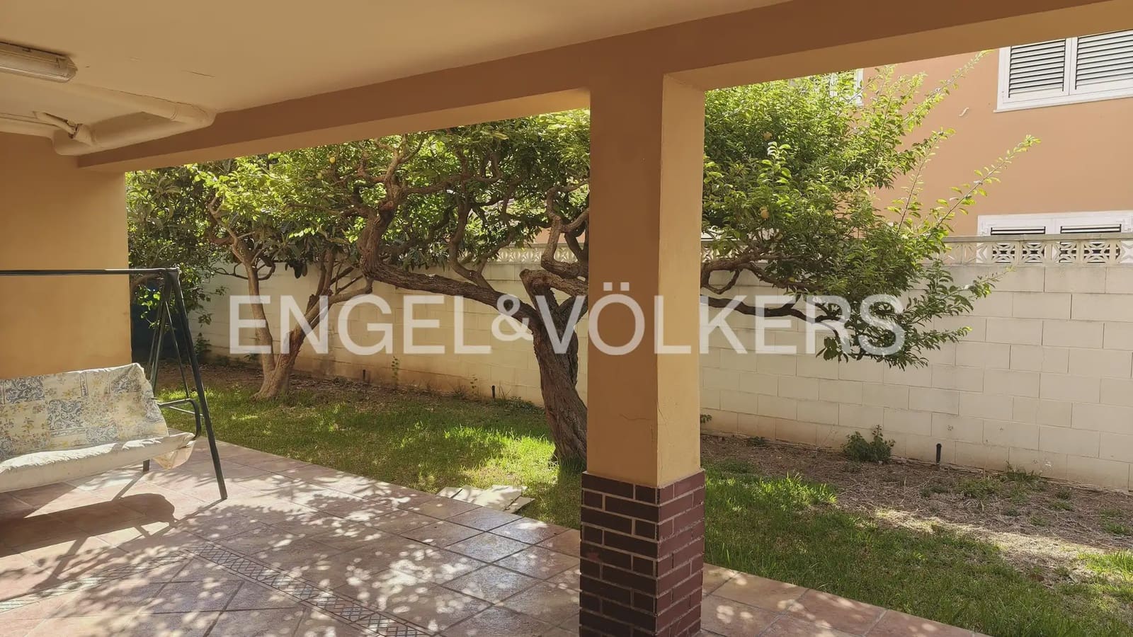 5 bedroom Villa for sale in Burriana / Borriana with garage - € 410,000 (Ref: 9928450)