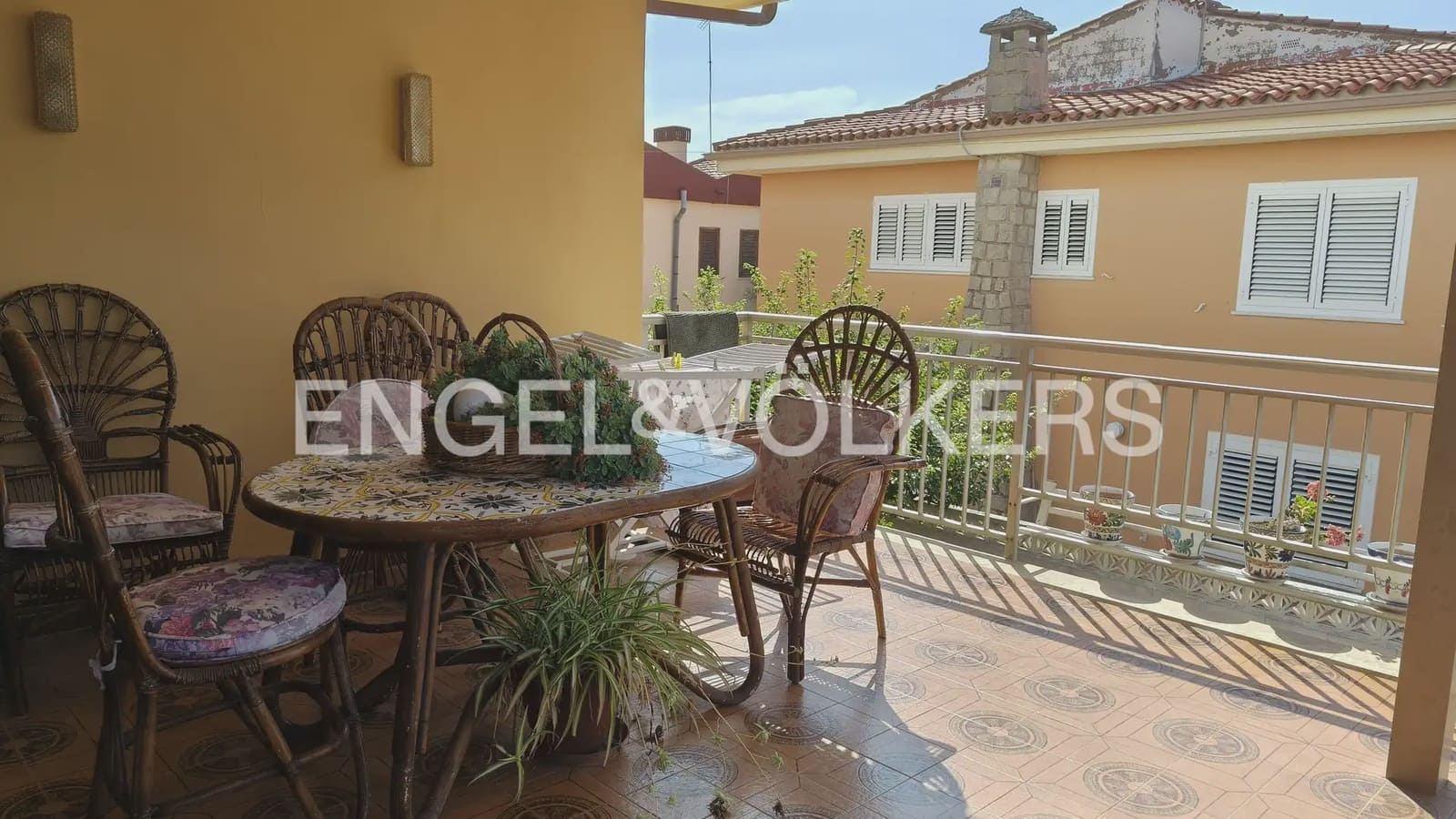 5 bedroom Villa for sale in Burriana / Borriana with garage - € 410,000 (Ref: 9928450)