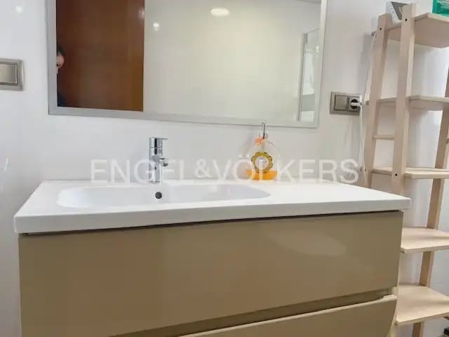 5 bedroom Flat for rent in Centro Ciudad, Paterna - € 1,200 (Ref: 9928572)