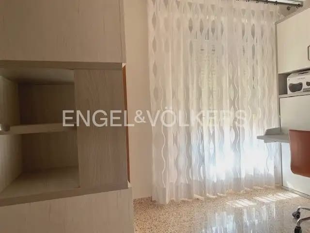 5 bedroom Flat for rent in Centro Ciudad, Paterna - € 1,200 (Ref: 9928572)