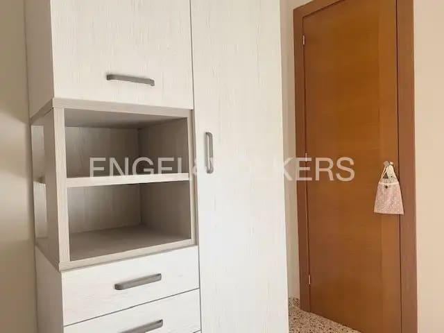 5 bedroom Flat for rent in Centro Ciudad, Paterna - € 1,200 (Ref: 9928572)