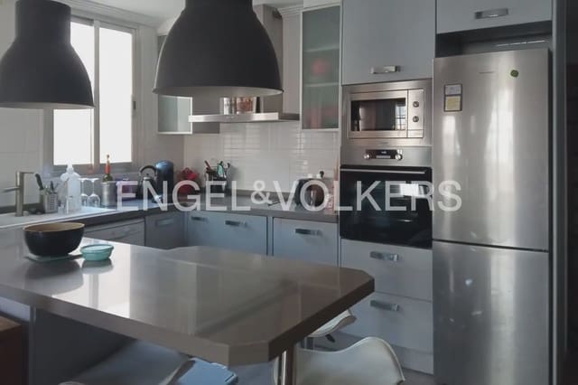2 makuuhuone Kattohuoneisto vuokrattavana paikassa En Corts, Valencia kaupunki - 1 300 € (Ref: 9928574)