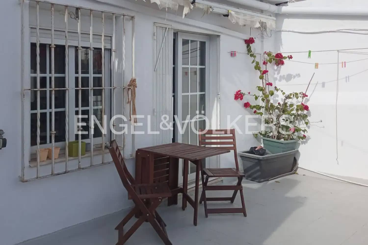 2 bedroom Penthouse for rent in Valencia city - € 1,300 (Ref: 9928574)