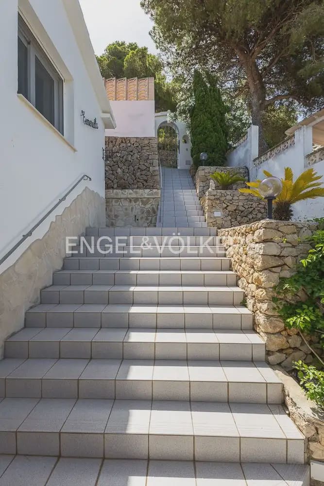 5 quarto Moradia para venda em Denia com piscina garagem - 1 050 000 € (Ref: 9928575)