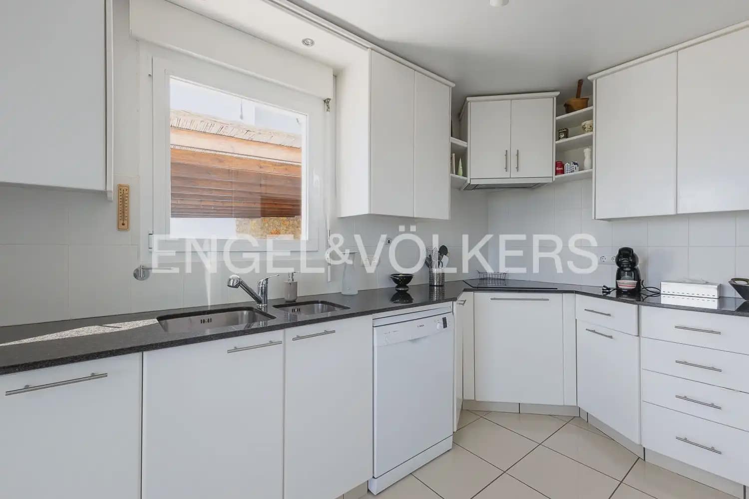 5 quarto Moradia para venda em Denia com piscina garagem - 1 050 000 € (Ref: 9928575)
