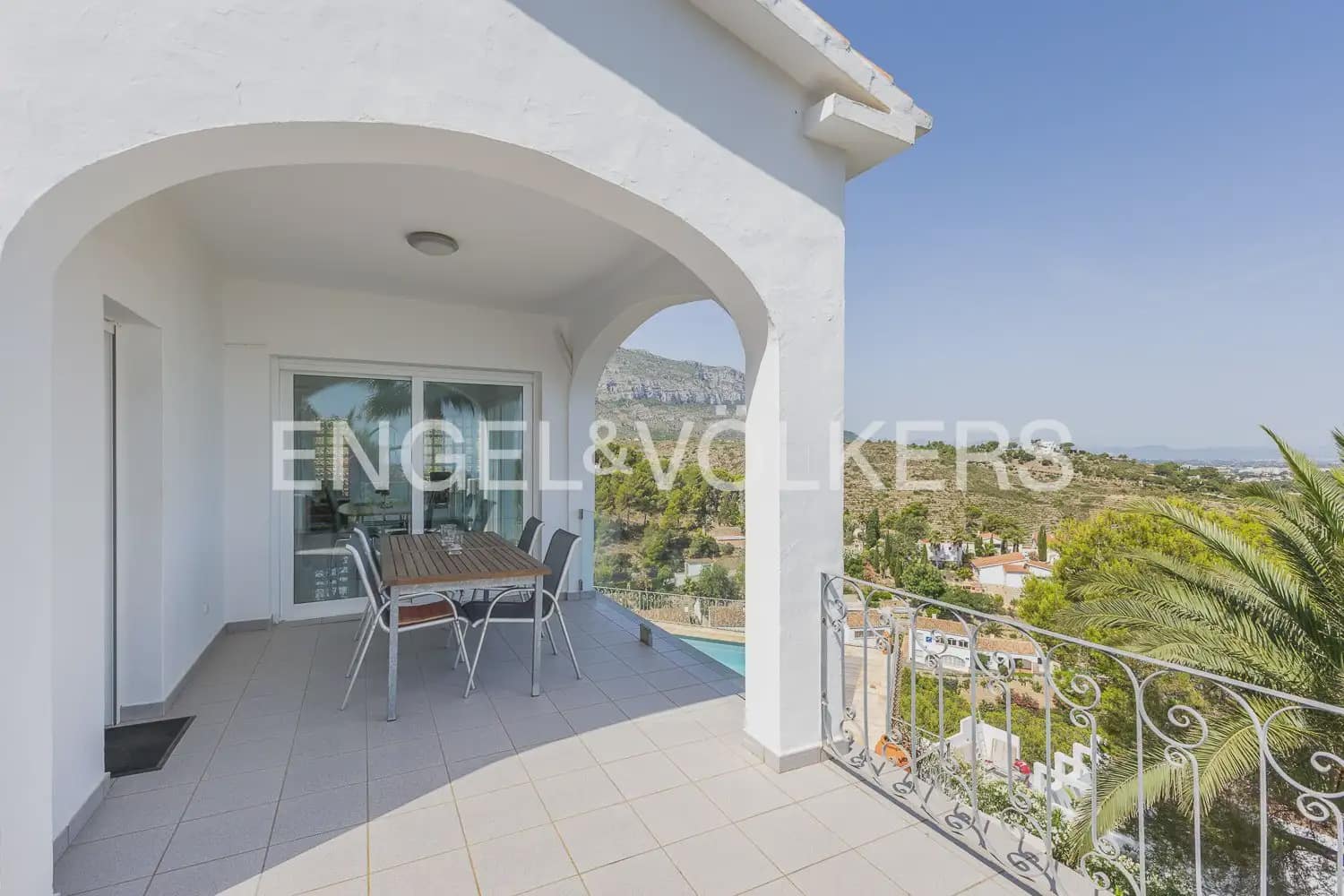 5 quarto Moradia para venda em Denia com piscina garagem - 1 050 000 € (Ref: 9928575)