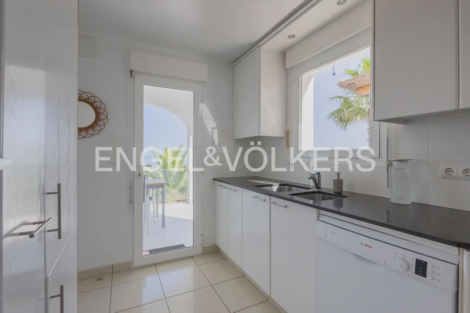 5 quarto Moradia para venda em Denia com piscina garagem - 1 050 000 € (Ref: 9928575)