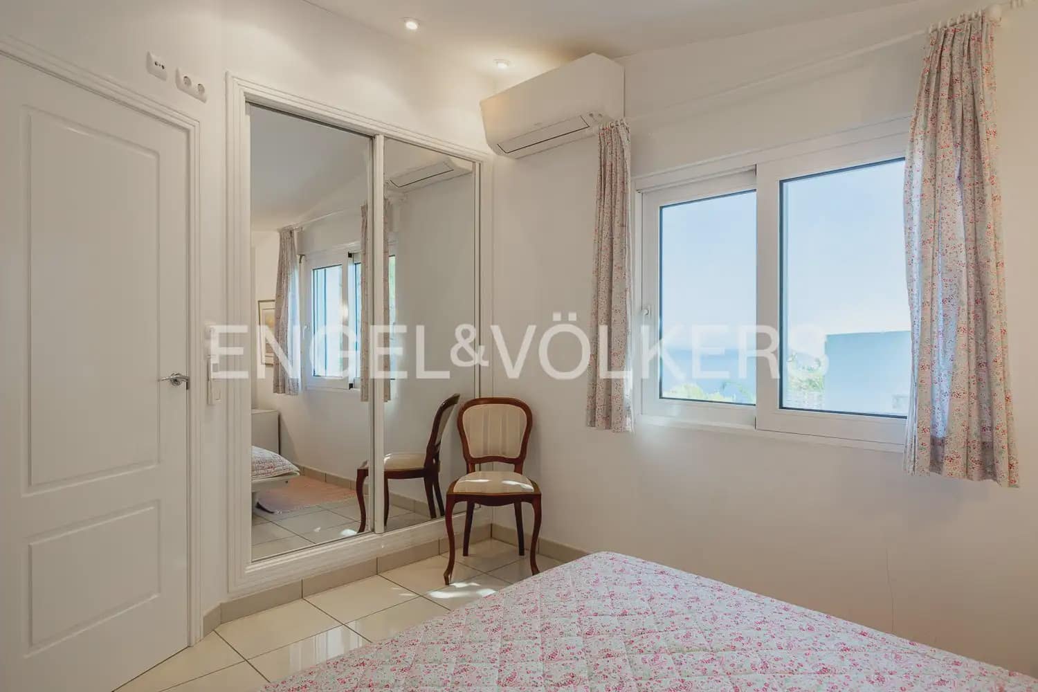 5 quarto Moradia para venda em Denia com piscina garagem - 1 050 000 € (Ref: 9928575)