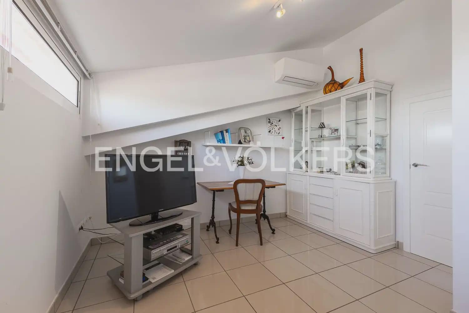 5 quarto Moradia para venda em Denia com piscina garagem - 1 050 000 € (Ref: 9928575)