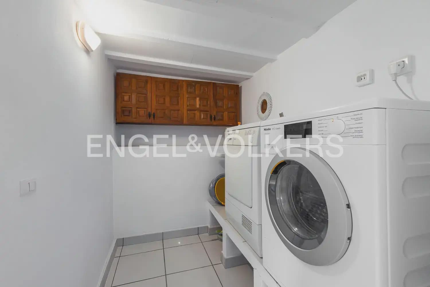 5 quarto Moradia para venda em Denia com piscina garagem - 1 050 000 € (Ref: 9928575)