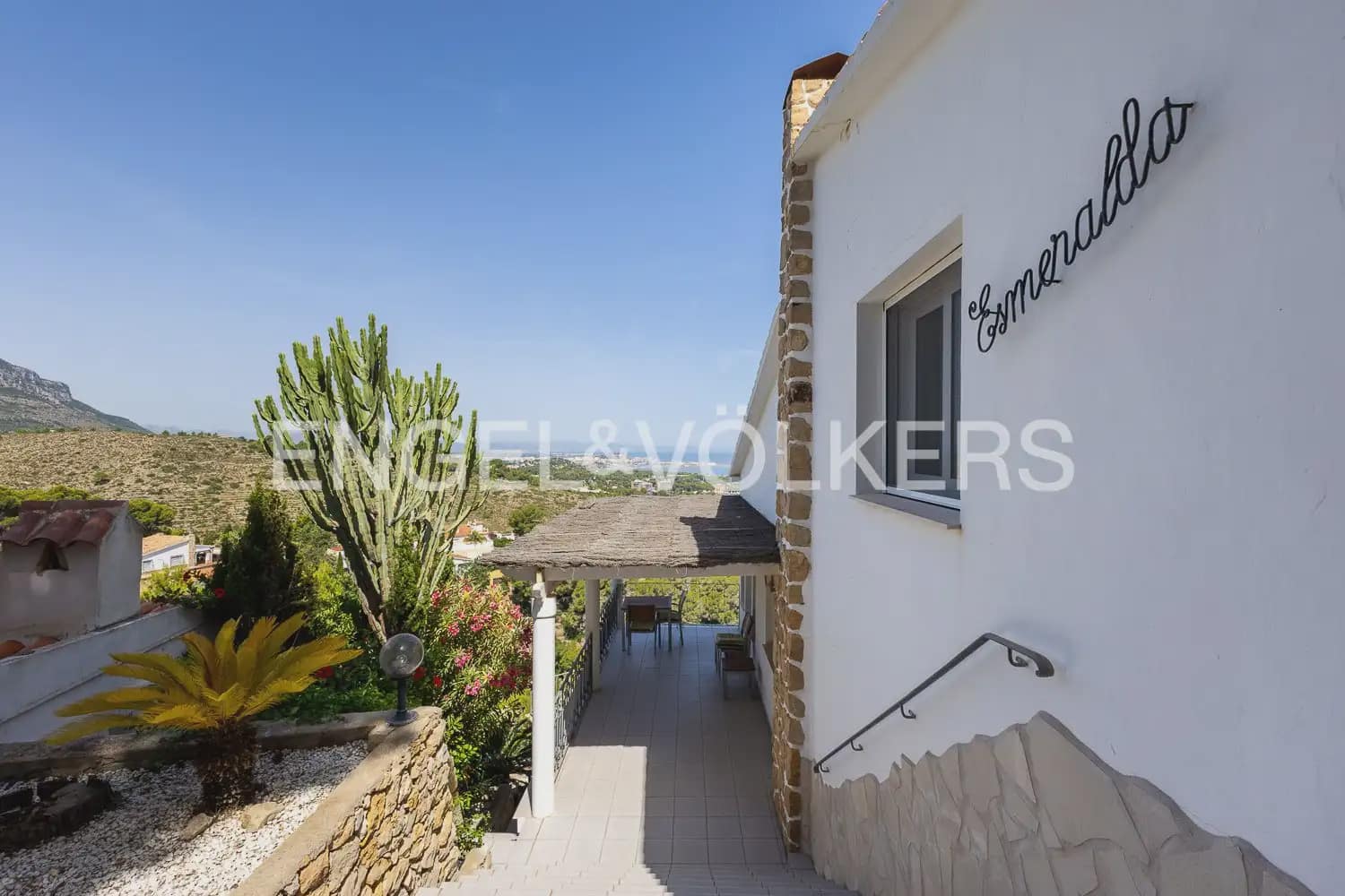 5 quarto Moradia para venda em Denia com piscina garagem - 1 050 000 € (Ref: 9928575)