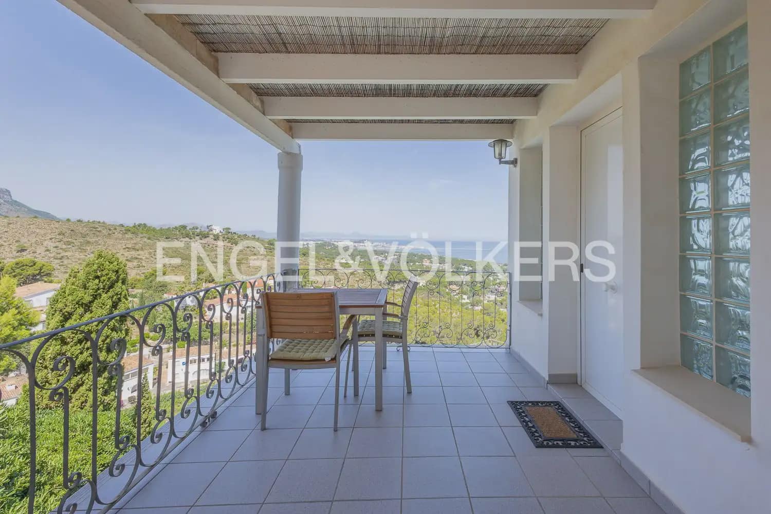 5 quarto Moradia para venda em Denia com piscina garagem - 1 050 000 € (Ref: 9928575)