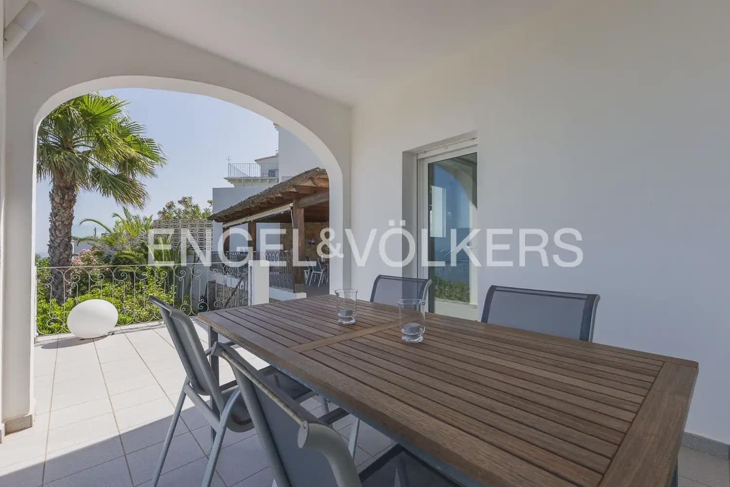 5 quarto Moradia para venda em Denia com piscina garagem - 1 050 000 € (Ref: 9928575)