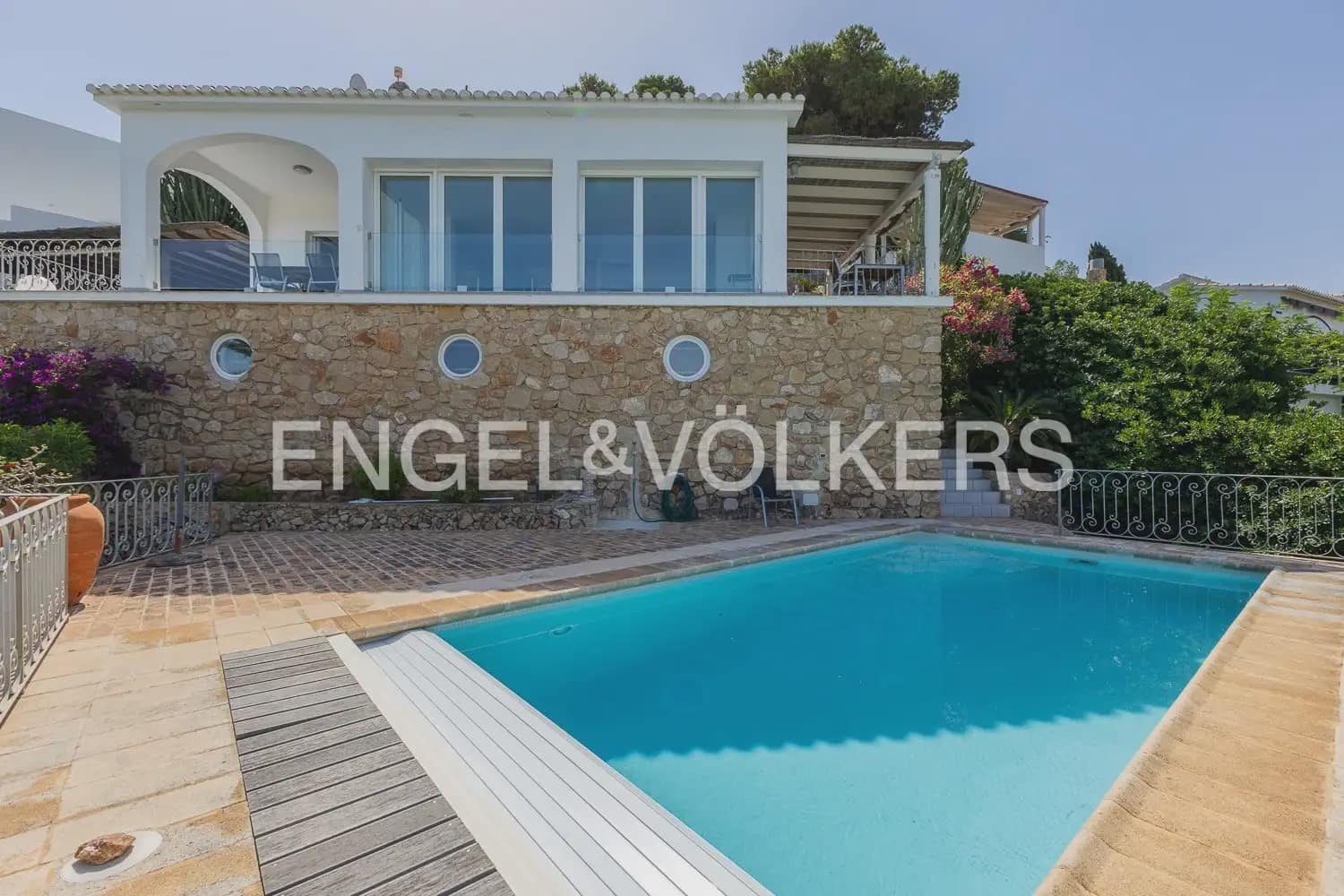 5 quarto Moradia para venda em Denia com piscina garagem - 1 050 000 € (Ref: 9928575)