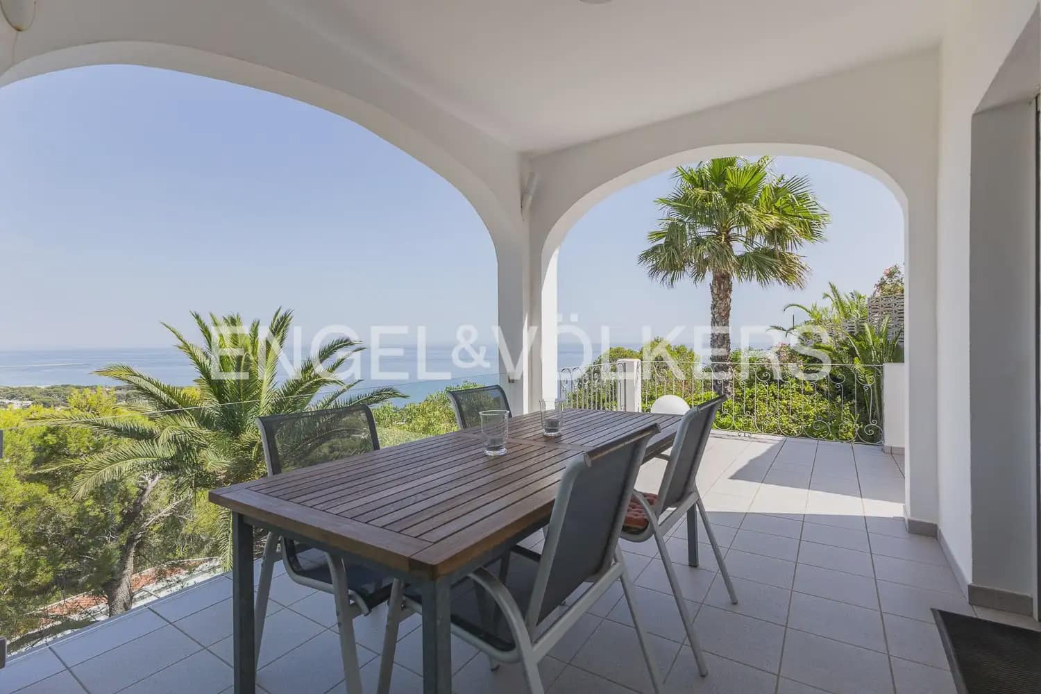 5 quarto Moradia para venda em Denia com piscina garagem - 1 050 000 € (Ref: 9928575)
