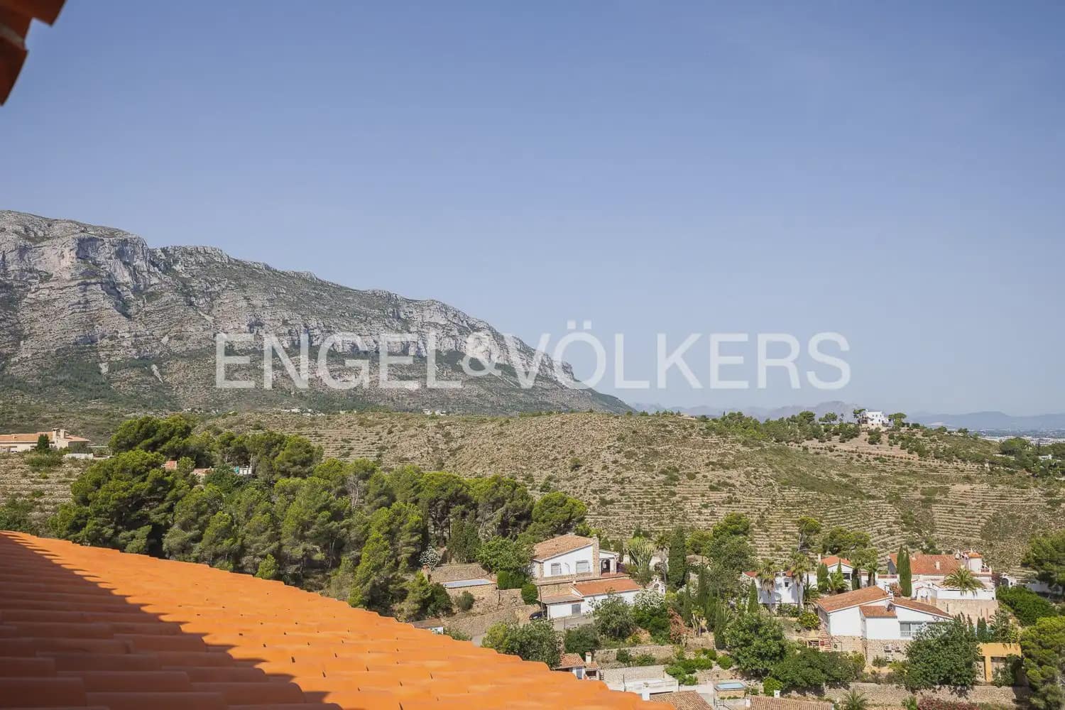 5 quarto Moradia para venda em Denia com piscina garagem - 1 050 000 € (Ref: 9928575)