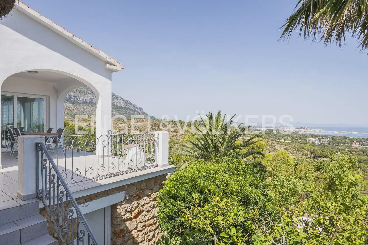 5 quarto Moradia para venda em Denia com piscina garagem - 1 050 000 € (Ref: 9928575)