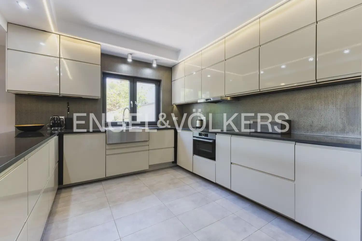 3 Zimmer Villa zu verkaufen in Javea / Xabia mit Pool Garage - 1.390.000 € (Ref: 9928576)