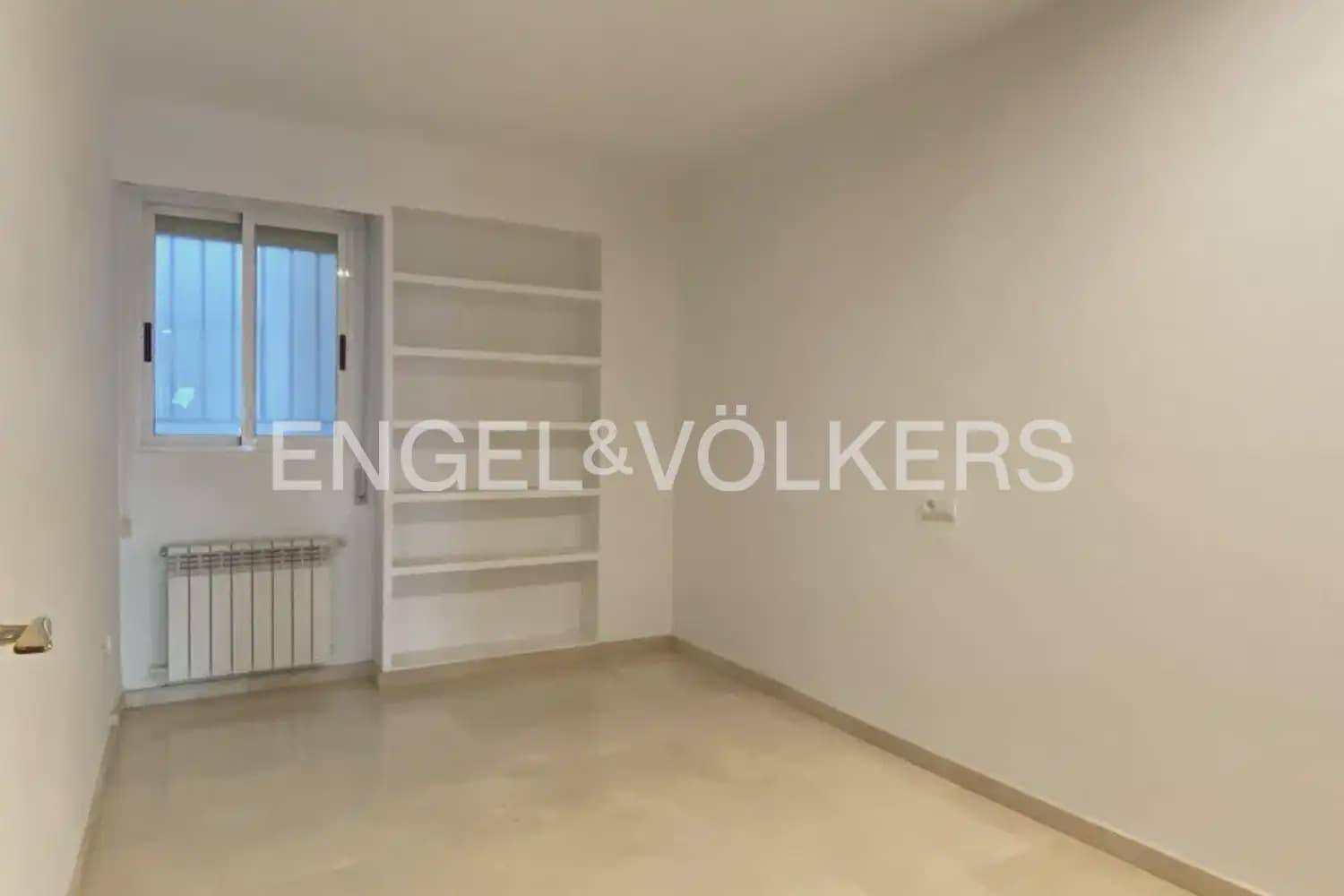 2 bedroom Flat for rent in Valencia city with garage - € 1,600 (Ref: 9932234)