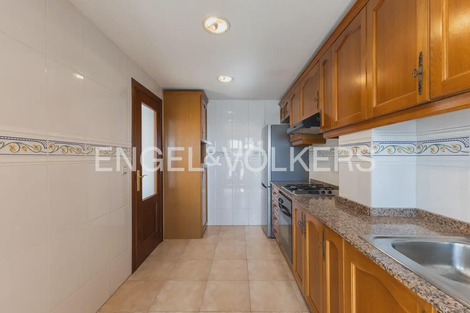 2 bedroom Flat for rent in Valencia city with garage - € 1,600 (Ref: 9932234)