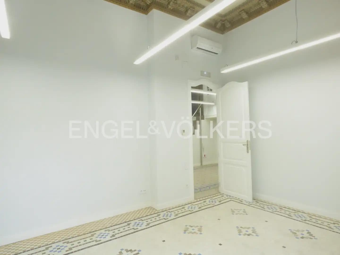 Appartement de 7 chambres à louer à Valence ville - 3 000 € (Ref: 9932236)
