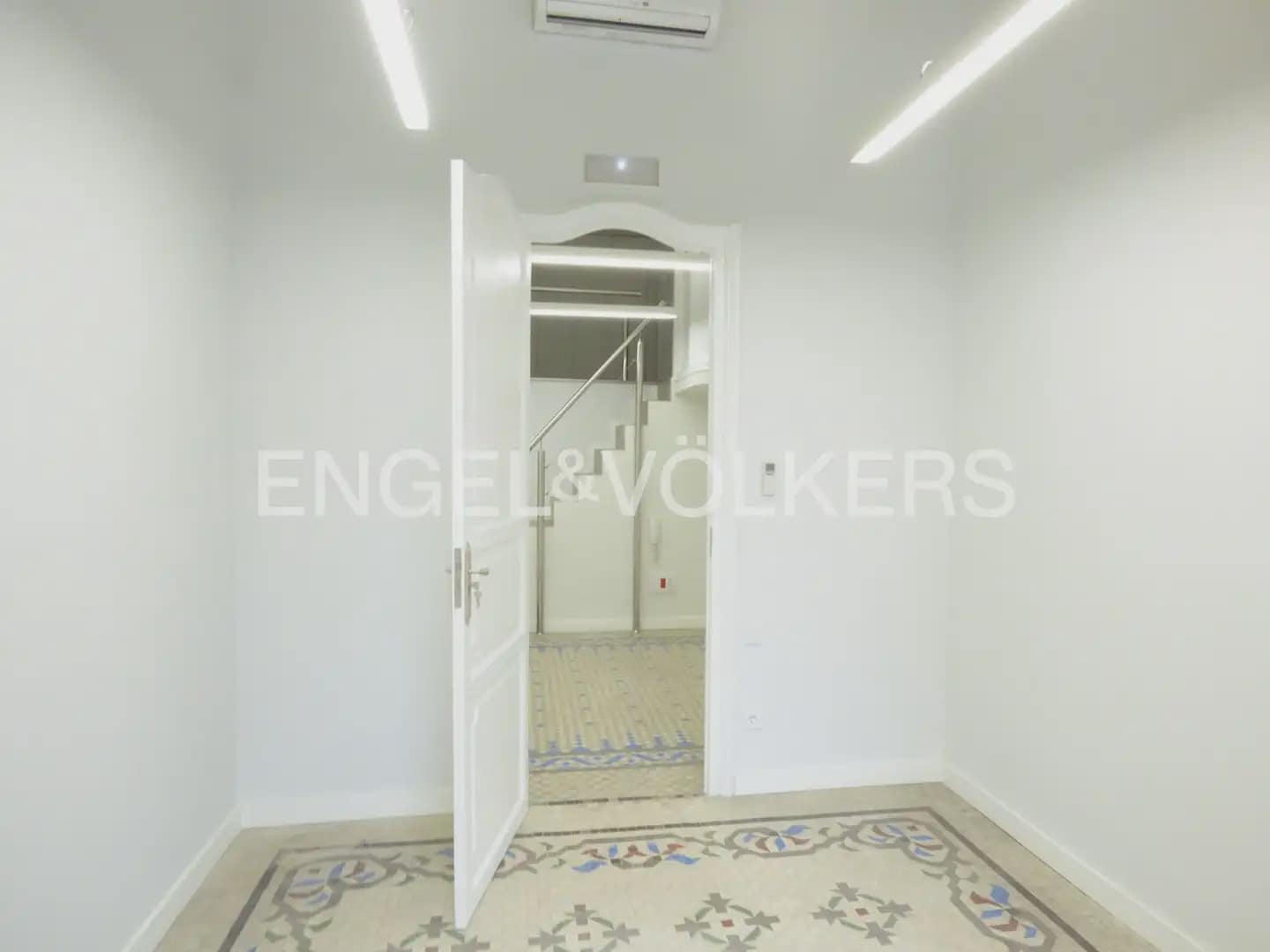Appartement de 7 chambres à louer à Valence ville - 3 000 € (Ref: 9932236)