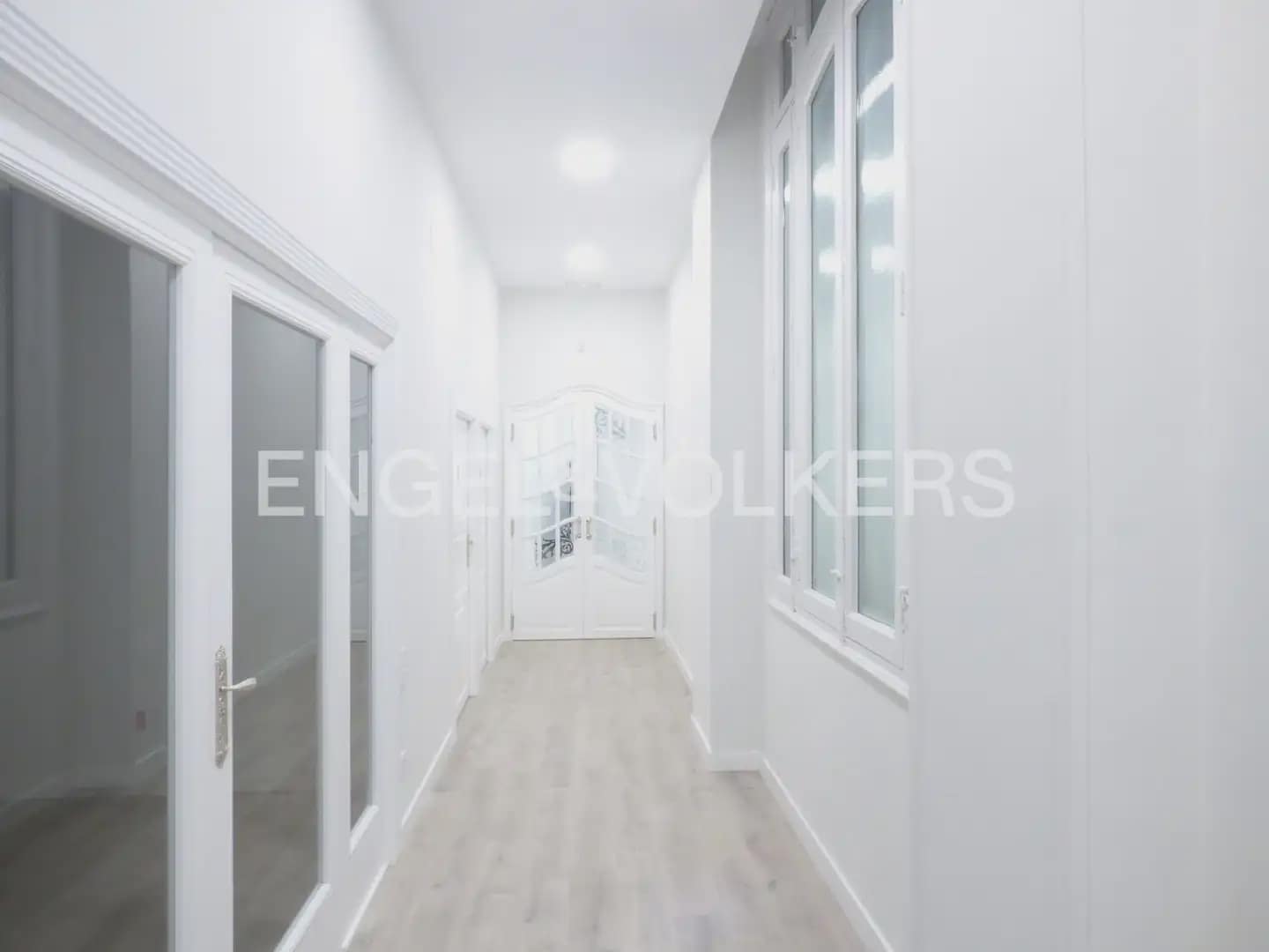 Appartement de 7 chambres à louer à Valence ville - 3 000 € (Ref: 9932236)