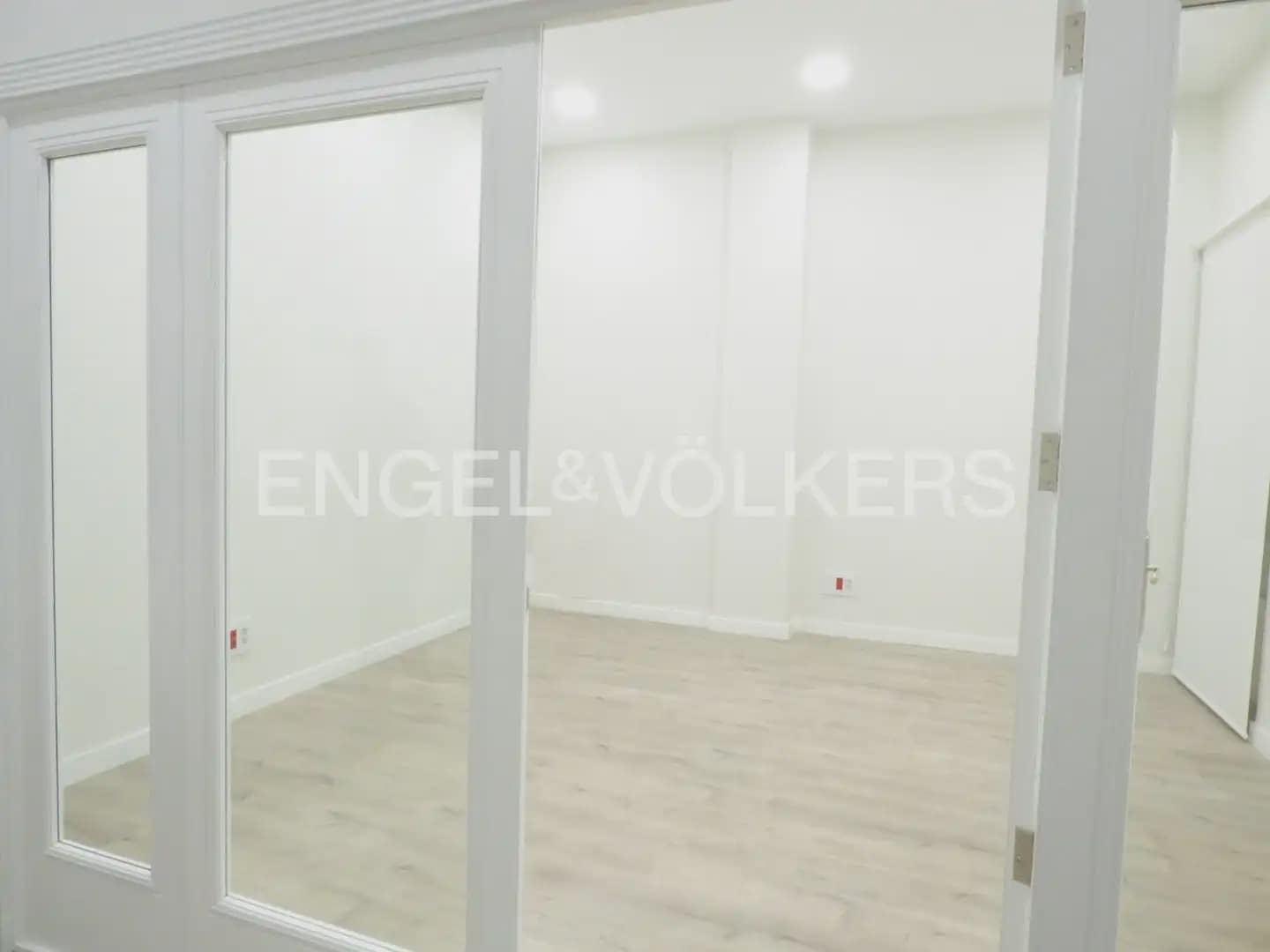 Appartement de 7 chambres à louer à Valence ville - 3 000 € (Ref: 9932236)