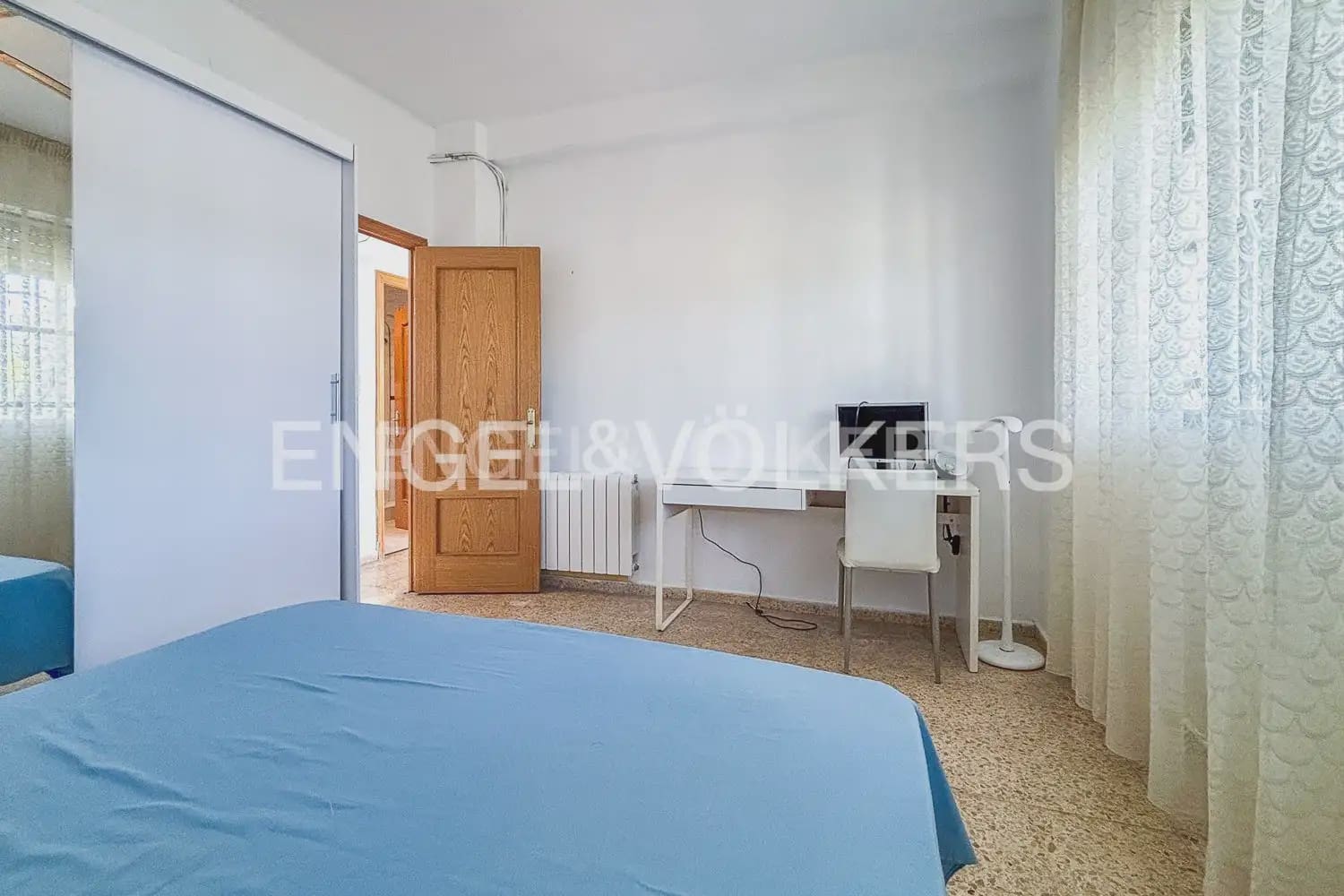 4 sypialnia Willa do wynajęcia w Paterna z basenem - 1 800 € (Ref: 9932326)