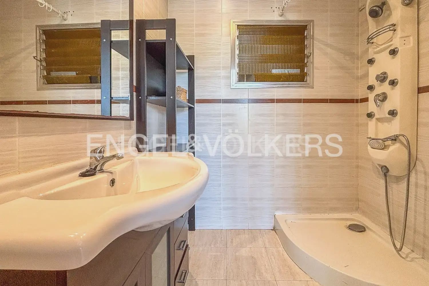 4 sypialnia Willa do wynajęcia w Paterna z basenem - 1 800 € (Ref: 9932326)