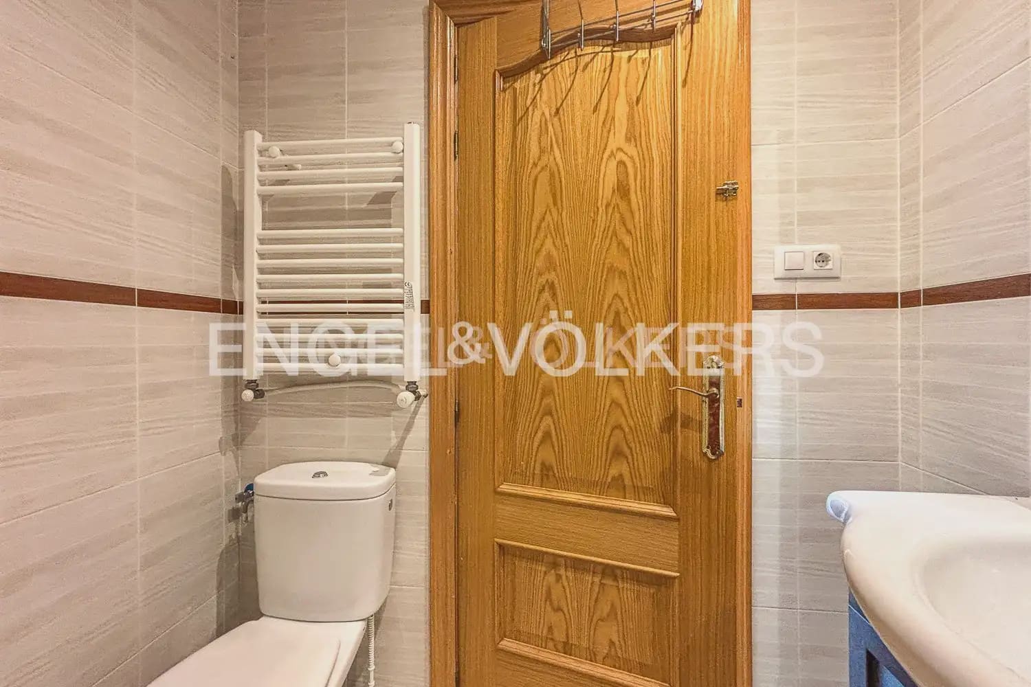 4 sypialnia Willa do wynajęcia w Paterna z basenem - 1 800 € (Ref: 9932326)