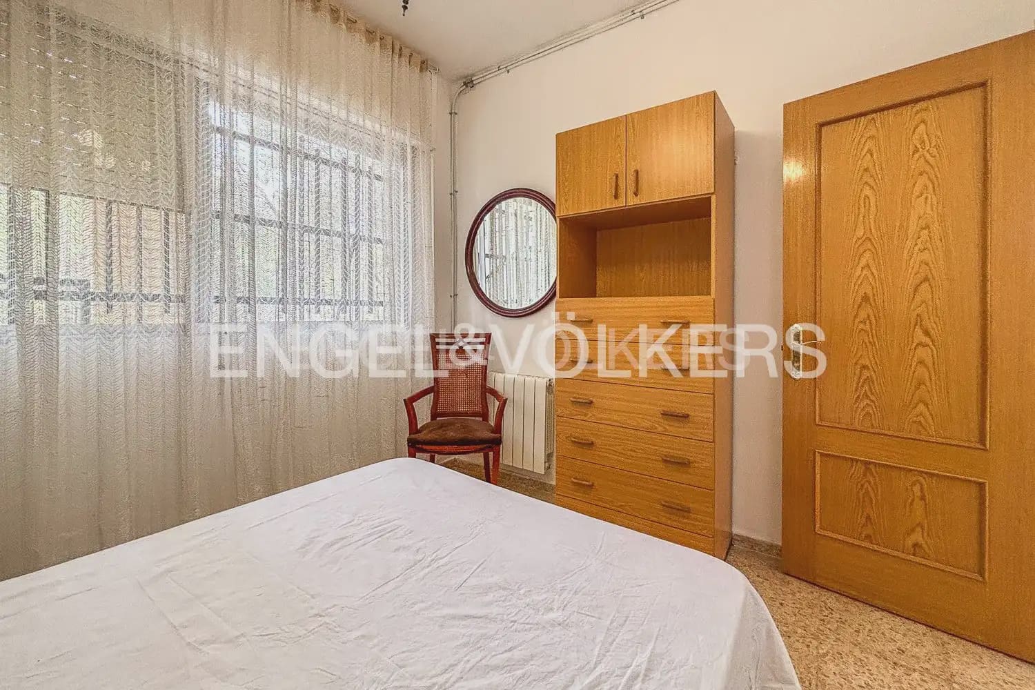 4 sypialnia Willa do wynajęcia w Paterna z basenem - 1 800 € (Ref: 9932326)