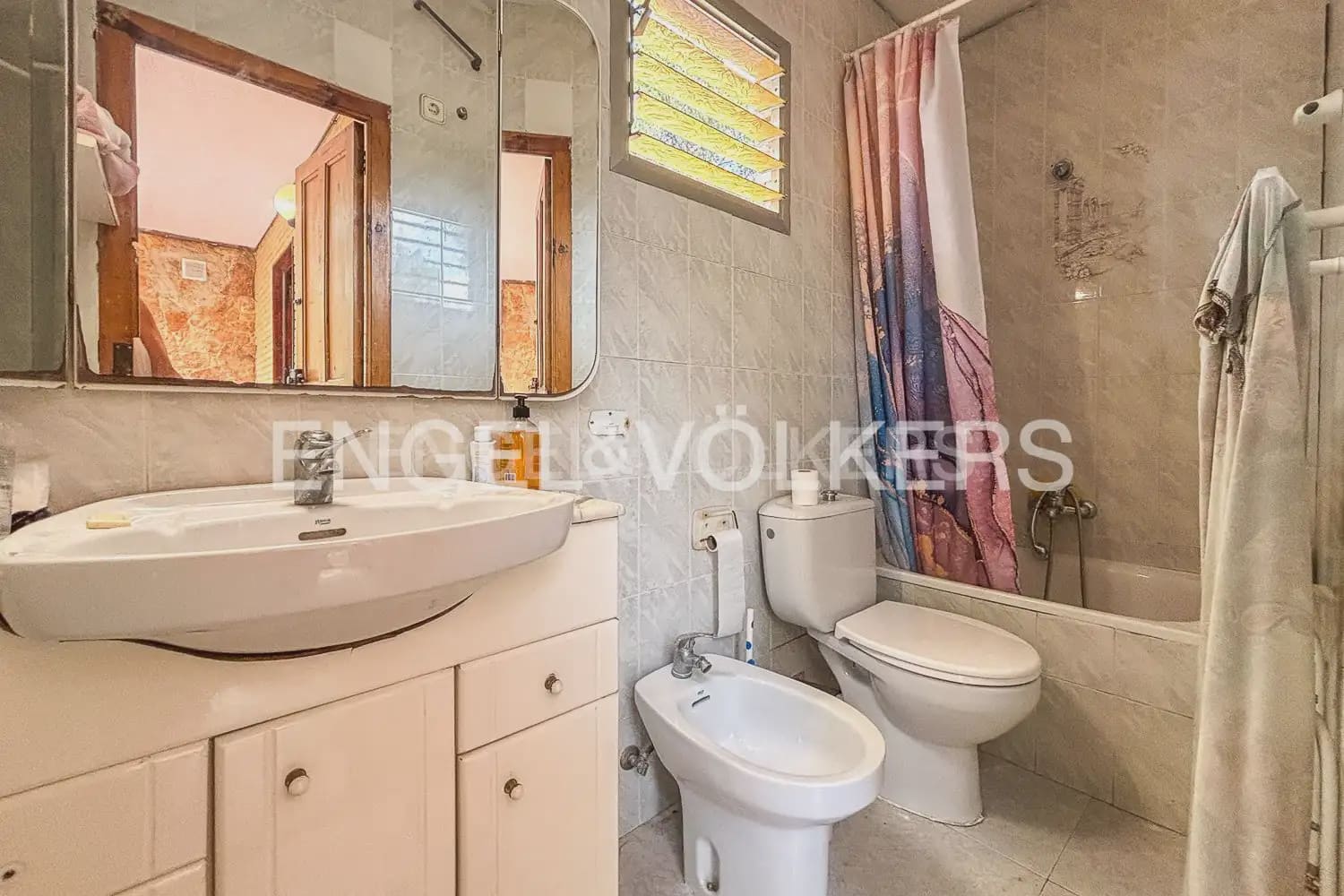 4 sypialnia Willa do wynajęcia w Paterna z basenem - 1 800 € (Ref: 9932326)