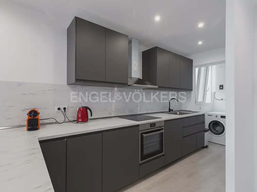 2 quarto Apartamento para arrendar em Valencia cidade - 1 500 € (Ref: 9932550)